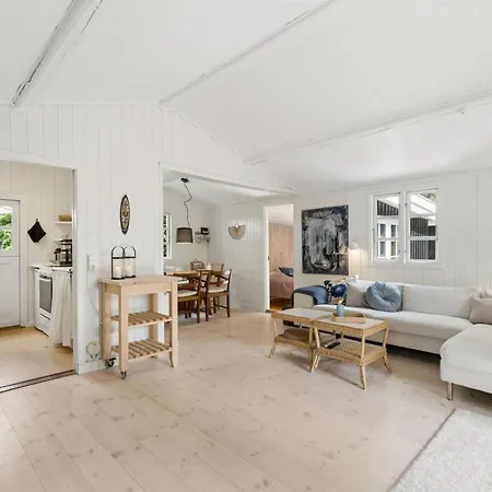 Ami - 850m From The Sea By Interhome